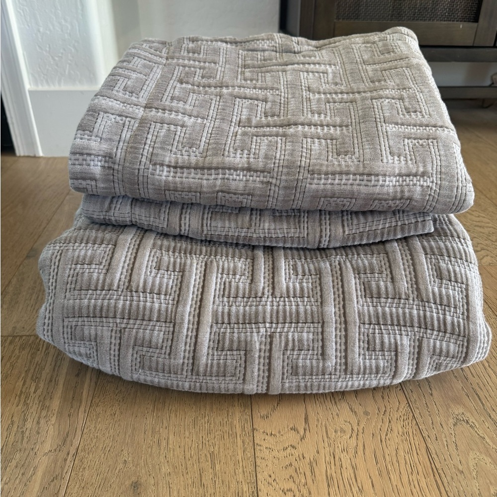 Dea Italy Cotton Quilted Coverlet + 2 Pillow Shams | Luxury Italian Bedding King